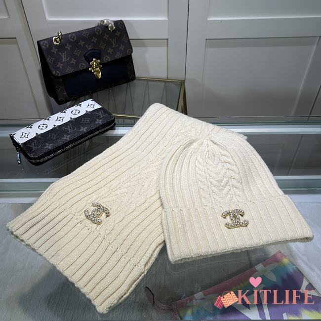 Chanel Knit Hat & Scarf Set cream 2023 - 1