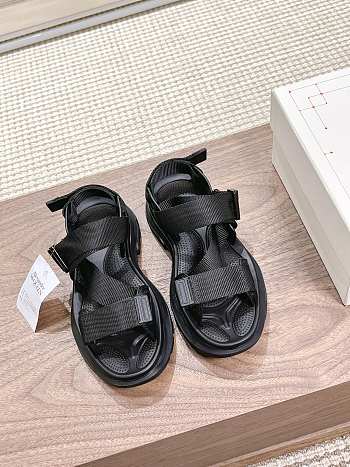 kitlife ALEXANDER MCQUEEN Black Tread Sandals