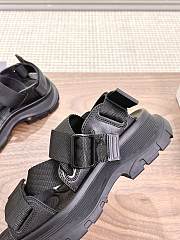 kitlife ALEXANDER MCQUEEN Black Tread Sandals - 2