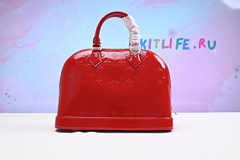 Forubags Louis Vuitton Alma BB Monogram Vernis Leather Cerise Red – M91771 - 25 x 19 x 11 cm