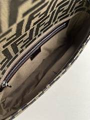 kitlife Fendi Pre-Owned Mamma Baguette Zucca shoulder bag - 26x15x4cm - 3