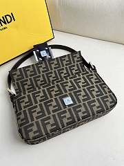 kitlife Fendi Pre-Owned Mamma Baguette Zucca shoulder bag - 26x15x4cm - 2