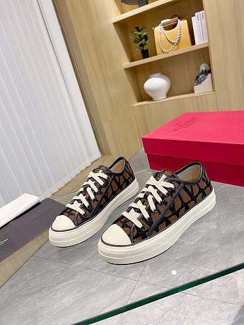 Kitlife Valentino sneaker 002