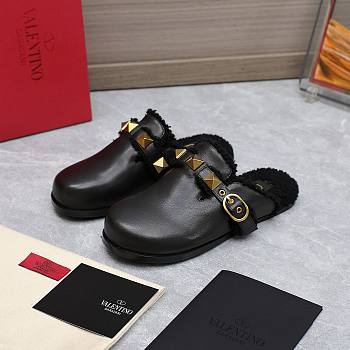 Kitlife Valentino Garavani Black Roman Stud Sabot Slippers