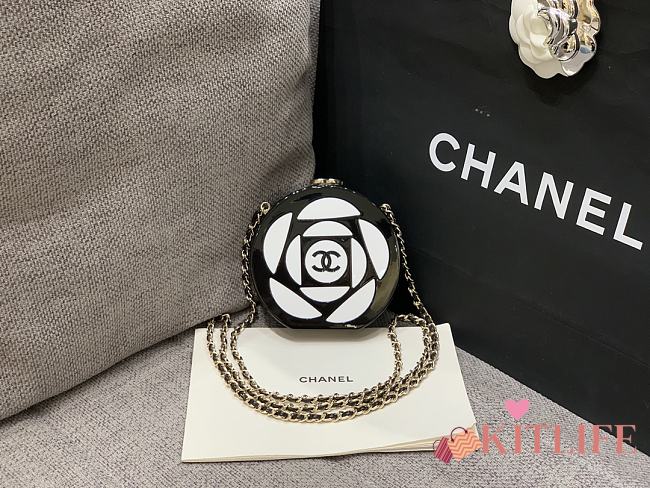 kitlife Chanel Sphere Minaudiere Black & White bag - 12 × 12 × 12 cm - 1