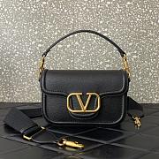 Kitlife Valentino Garavani Alltime shoulder bag black - 23.5x18x8cm - 1