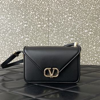 Kitlife Valentino Garavani Small Shoulder Bag black - 19x12x6cm