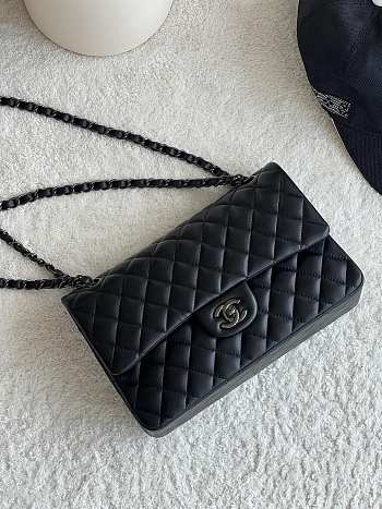 Chanel black  Flap Bag Lambskin - 25 cm