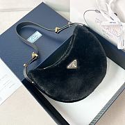 Kitlife Prada Arqué shearling and leather shoulder bag black - 22.5x18.5x6 cm - 1