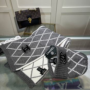 Chanel Knit Hat & Scarf Set Gray 01