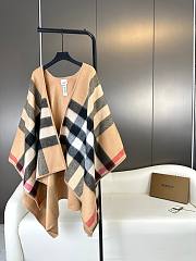 kitlife BURBERRY Mega Check Wool & Cashmere Cape In Camel Scarf - 140x140 cm - 1