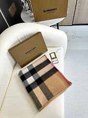 kitlife BURBERRY Mega Check Wool & Cashmere Cape In Camel Scarf - 140x140 cm - 3