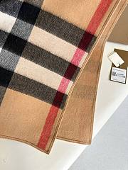 kitlife BURBERRY Mega Check Wool & Cashmere Cape In Camel Scarf - 140x140 cm - 2