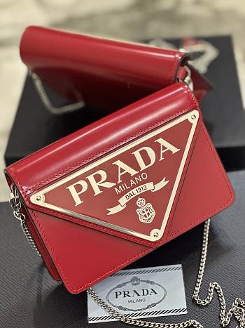 kitlife Prada Women's Red Logo-plaque Shoulder Bag red - 17x9.5x3.5 cm