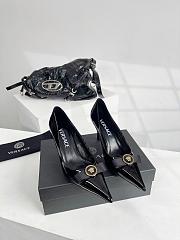 kitlife Vescare la medusa patent leather pumps black 5cm  - 1