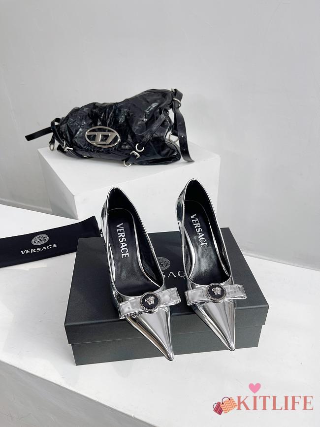 kitlife Vescare la medusa patent leather pumps silver 5cm - 1