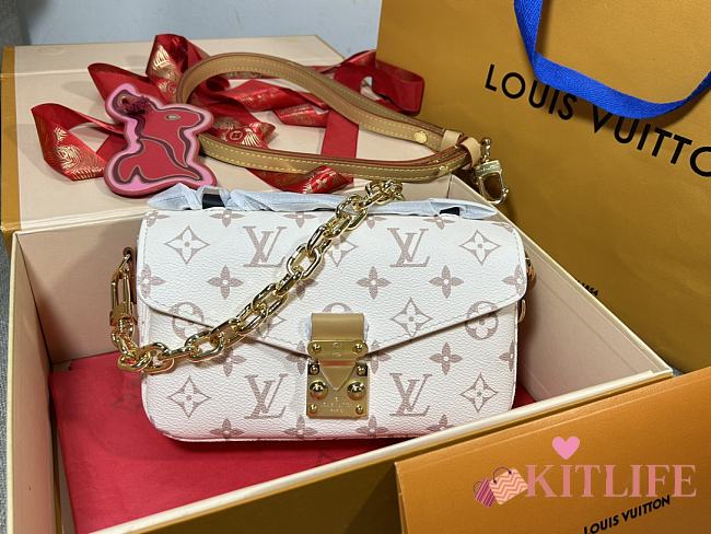 kitlife Louis Vuitton Pochette Métis East West S-lock bag - 21.5x13.5x6 cm - 1