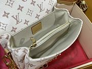 kitlife Louis Vuitton Pochette Métis East West S-lock bag - 21.5x13.5x6 cm - 6