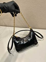 kitlife Prada Re-Edition 2002 leather bag black - 23x17x6.5 cm - 2