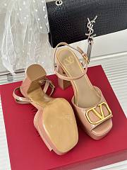 kitlife VALENTINO V logo pumps Beige 11cm - 5