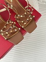 kitlife Valentino Garavani Rockstud sandal beige - 7cm - 6