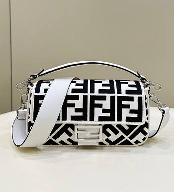 Kitlife fendi Baguette white and black bag - 27×6×14cm 