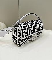 Kitlife fendi Baguette white and black bag - 27×6×14cm  - 4