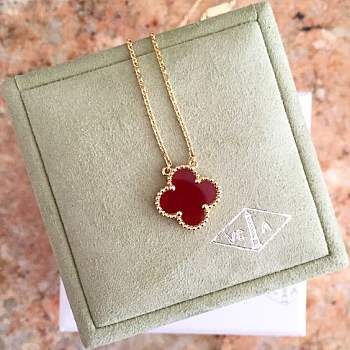 Kitlife Van Cleef & Arpels necklace red