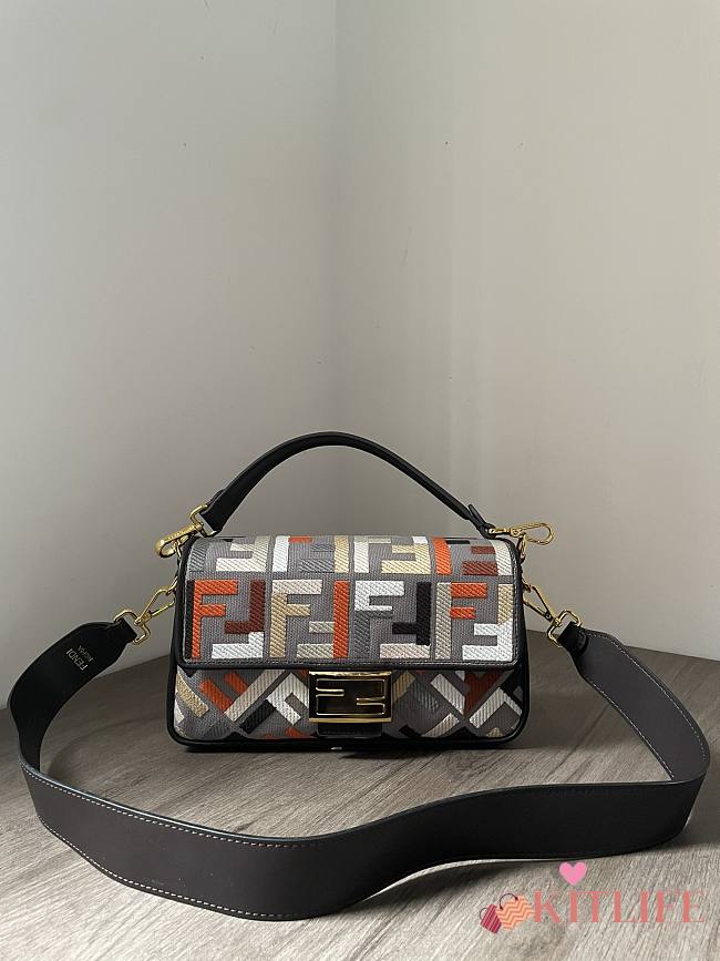 kitlife FENDI Fendi Baguette Shoulder Bag In Canvas And Leather bag - 26x13x6cm - 1