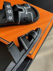 Kitlife HERMÈS PRE-LOVED Chypre Sandals black  - 3