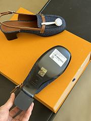 Kitlife Hermes Infinie 50 pump denim sandals - 4