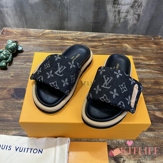 kitlife Louis Vuitton Pool Pillow Black Flat - 1
