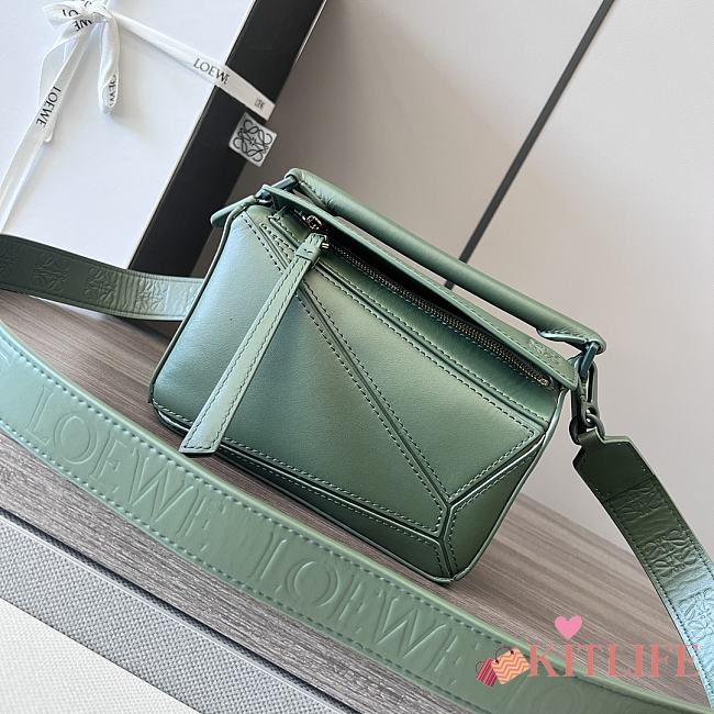 Kitlife LOEWE Puzzle Mini Leather Shoulder Bag in green - 12.5x18x8cm - 1