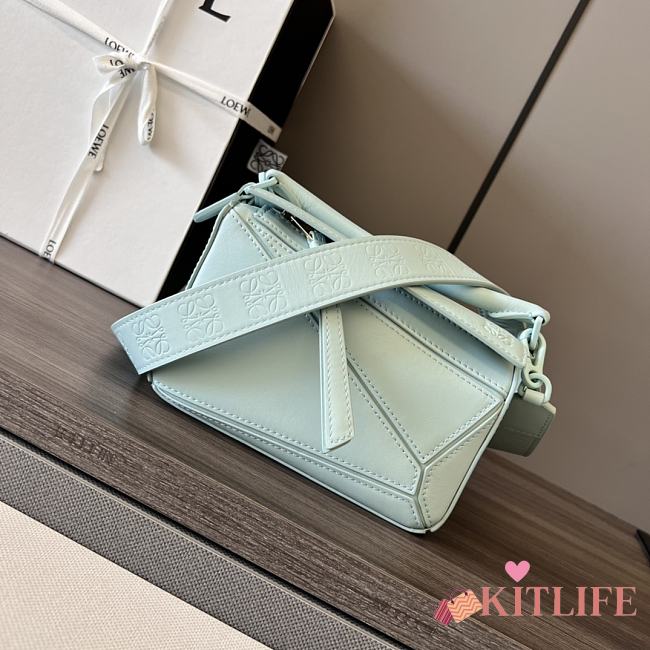 Kitlife LOEWE Puzzle Mini Leather Shoulder Bag in Blue - 12.5x18x8cm - 1