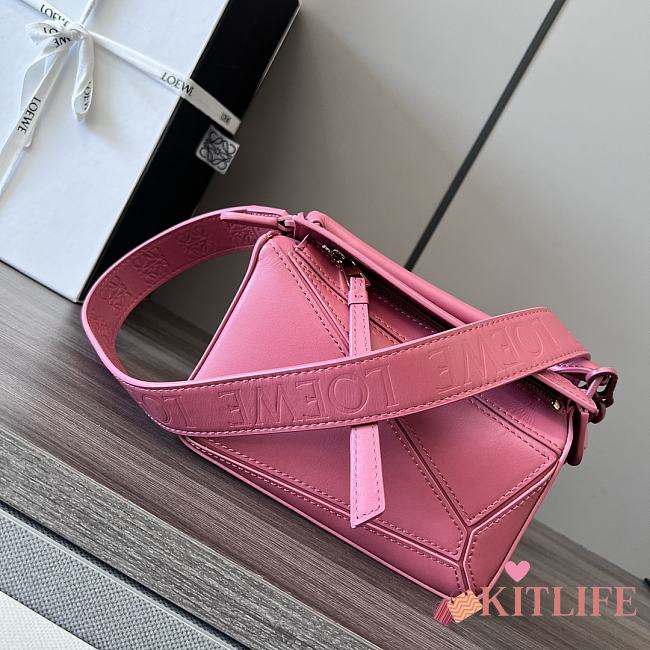 Kitlife LOEWE Puzzle Mini Leather Shoulder Bag in Pink - 12.5x18x8cm - 1