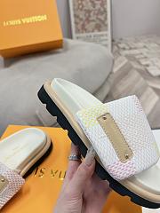 kitlife Louis Vuitton Pool Pillow Flat Comfort Mules Light Pink  - 4