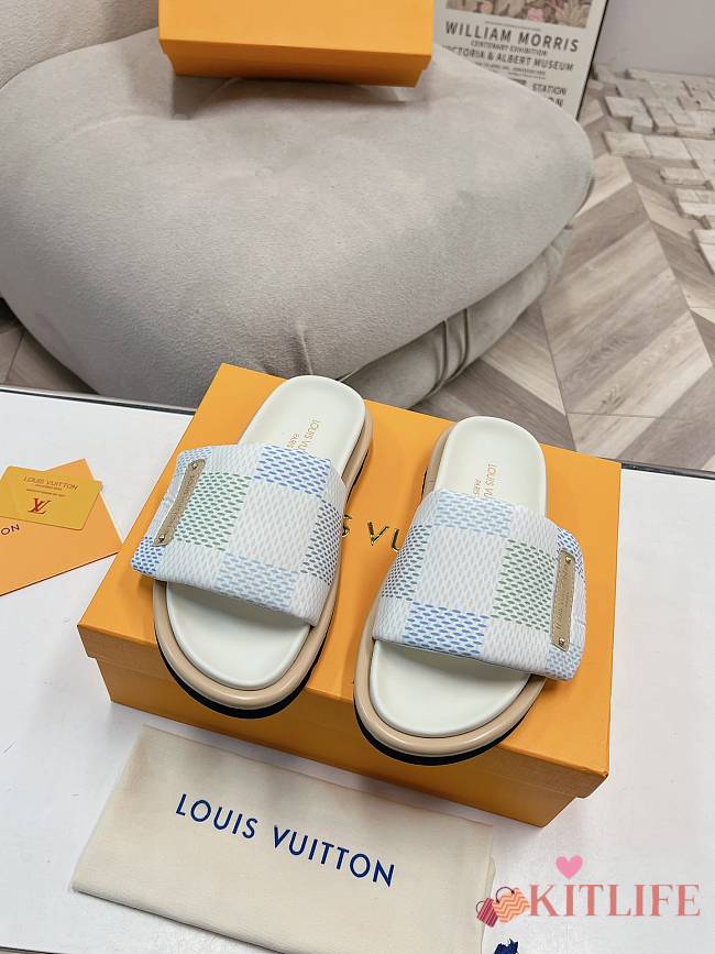 kitlife Louis Vuitton Pool Pillow Flat Comfort Mules Light blue - 1