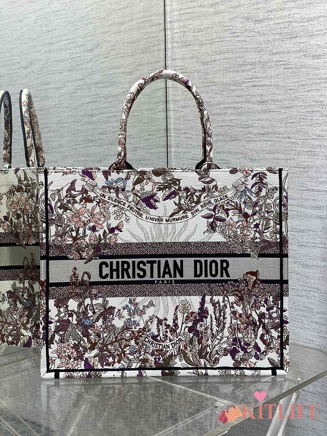 Kitlife Dior Large Book Tote Ecru Multicolor Dior 4 Saisons Automne Soleil Embroidery violet bag - 42x18x35 cm - 1