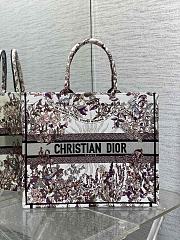 Kitlife Dior Large Book Tote Ecru Multicolor Dior 4 Saisons Automne Soleil Embroidery violet bag - 42x18x35 cm - 1