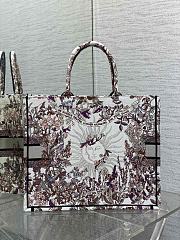 Kitlife Dior Large Book Tote Ecru Multicolor Dior 4 Saisons Automne Soleil Embroidery violet bag - 42x18x35 cm - 4