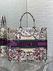 Kitlife Dior Large Book Tote Ecru Multicolor Dior 4 Saisons Automne Soleil Embroidery purple bag -  42x18x35 cm - 1