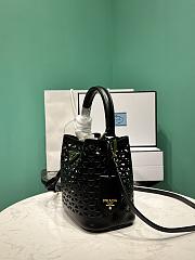 Kitlife Prada Panier leather mini-bag with cut-out motif black - 18x17x10.5cm - 5