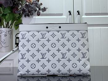 Kitlife Louis Vuitton Pochette To-Go Monogram Shadow white bag - 30 x 21.5 x 1 cm