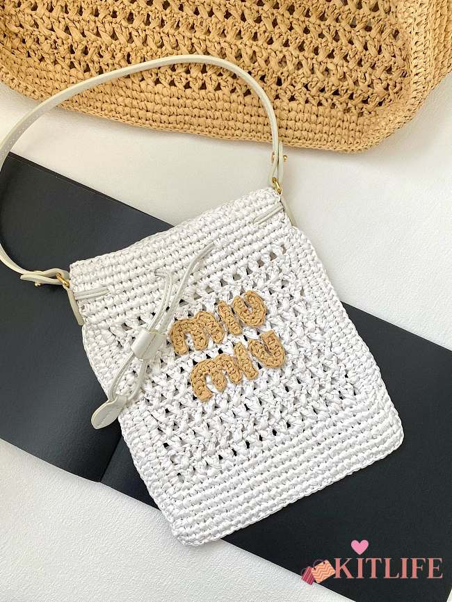 kitlife MIU MIU Small crochet crossbody bag white 18x22 cm - 1