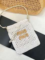 kitlife MIU MIU Small crochet crossbody bag white 18x22 cm - 1