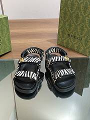 kitlife Gucci sandal Animal-inspired Black and white - 1