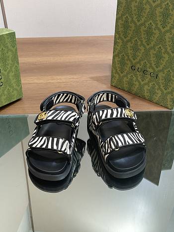 kitlife Gucci sandal Animal-inspired Black and white