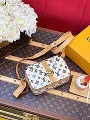 kitlife Lousi Vuitton Envelope Messenger white bag - 23.5 x 15.5 x 8.5 cm - 1