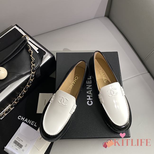 kitlife Chanel loafer MOCCASINS Patent Calfskin black/white - 1