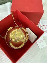 kitlife Valentino Garavani Vlogo Signature Clutch gold bag - 5